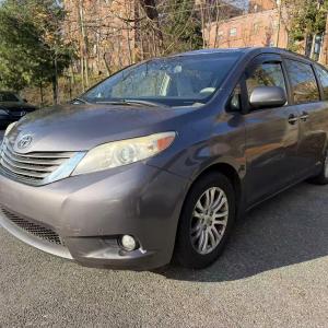 2014 TOYOTA SIENNA FWD MINIVAN XLE